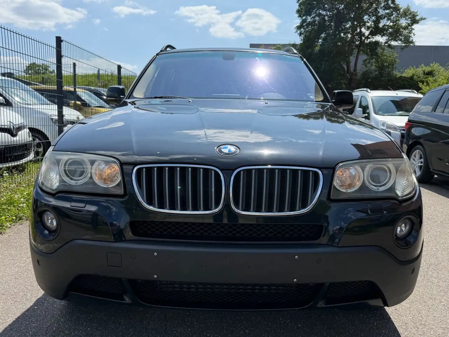 BMW X3 3.0d / Klimaaut. / XENON / PANO / SHZ / AHK Noir - 2