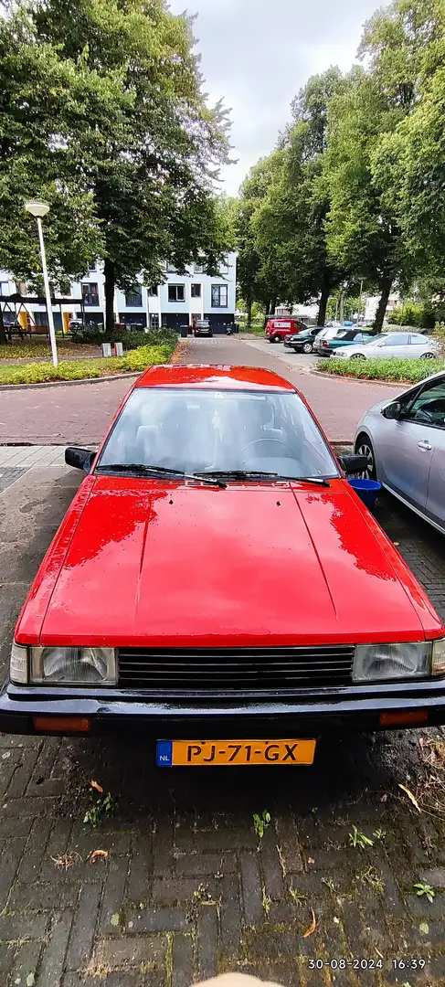 Nissan Cherry Cherry GL Rot - 1