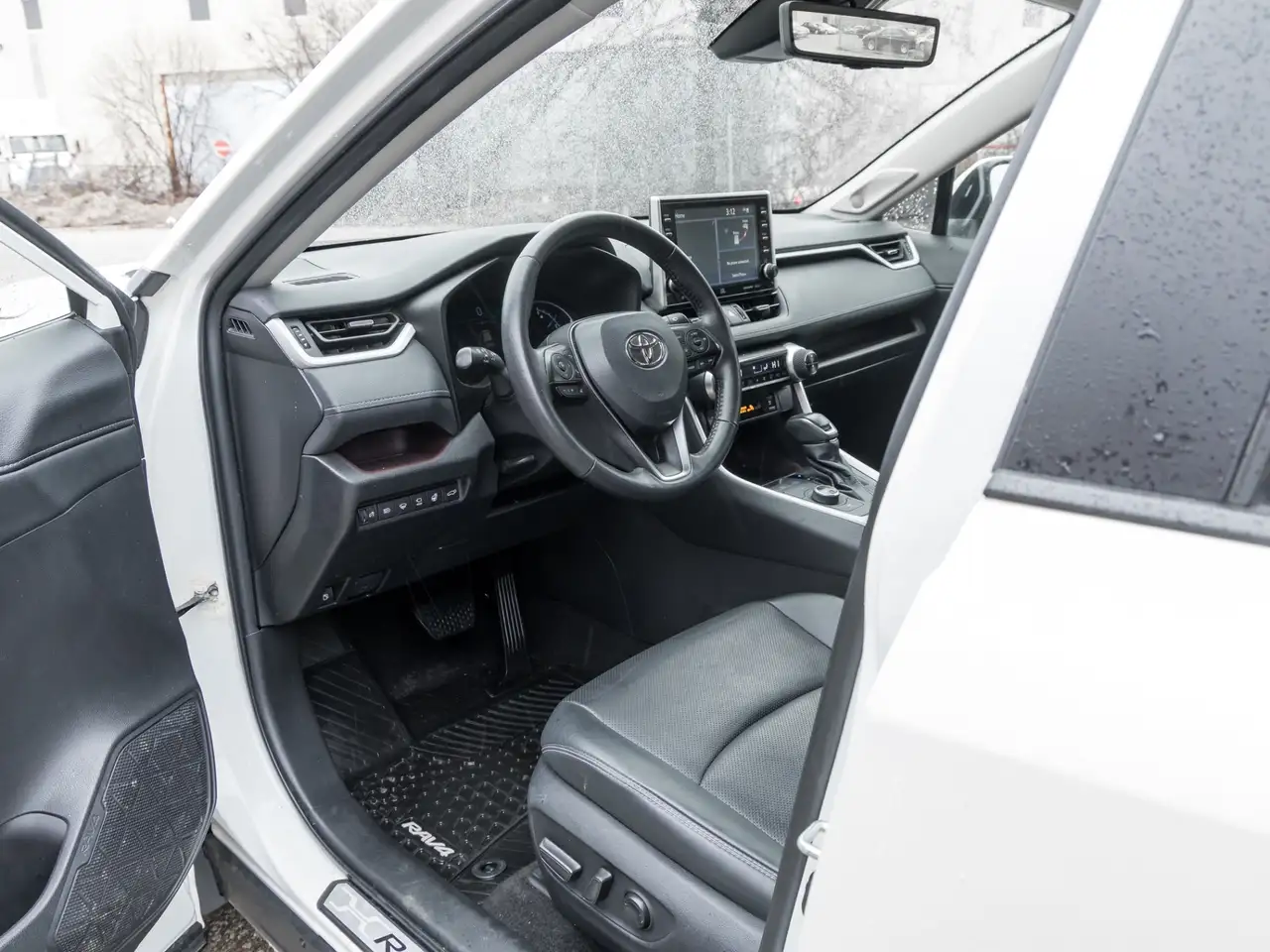 Toyota RAV 4 снимка Toyota RAV 4