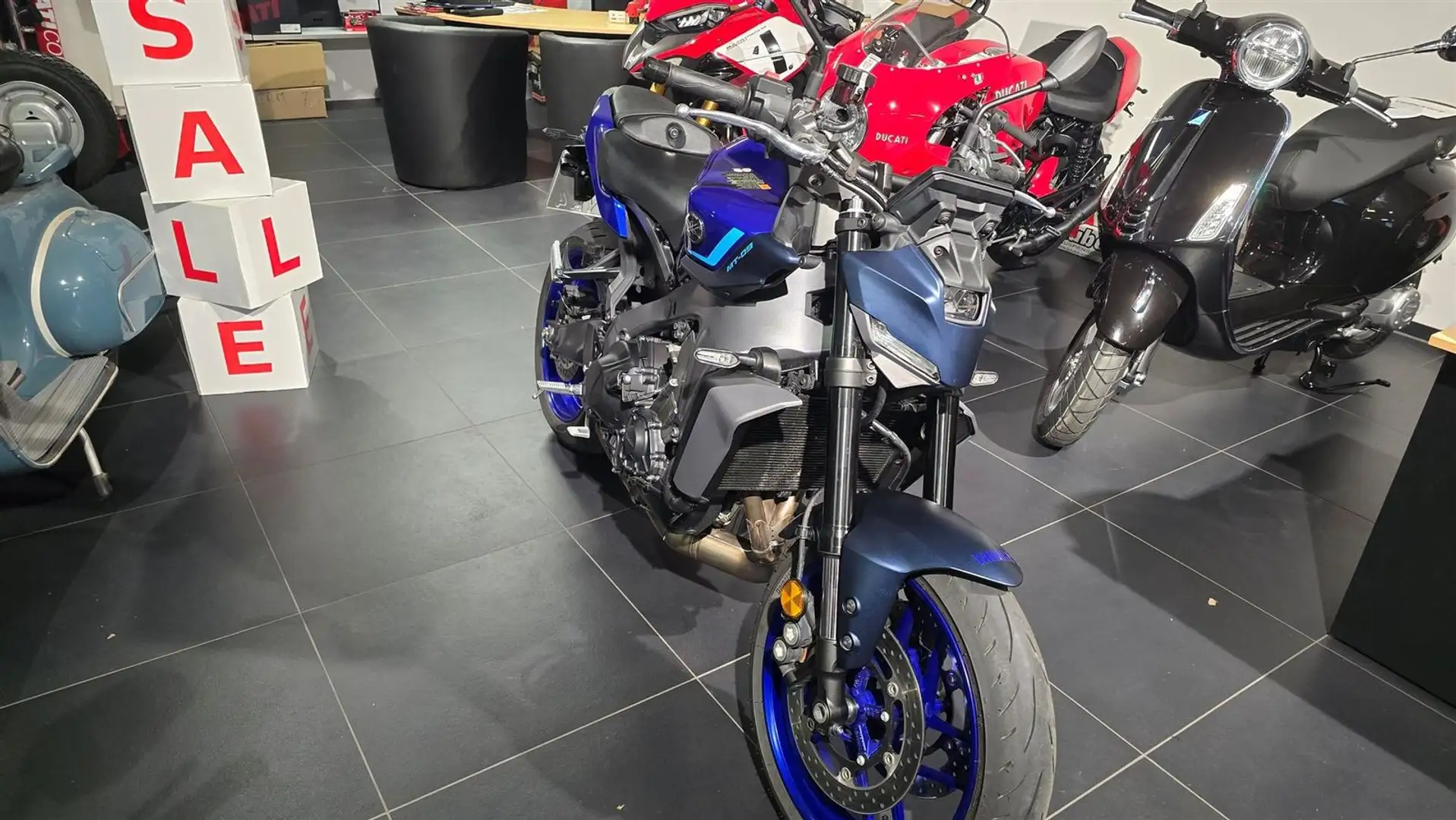 Yamaha MT-09 Sofort Bleu - 1