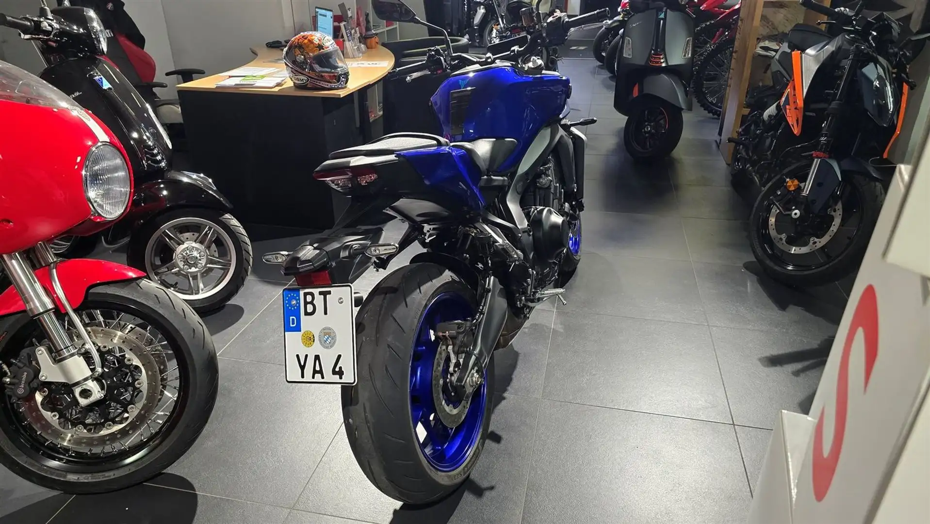Yamaha MT-09 Sofort Bleu - 2