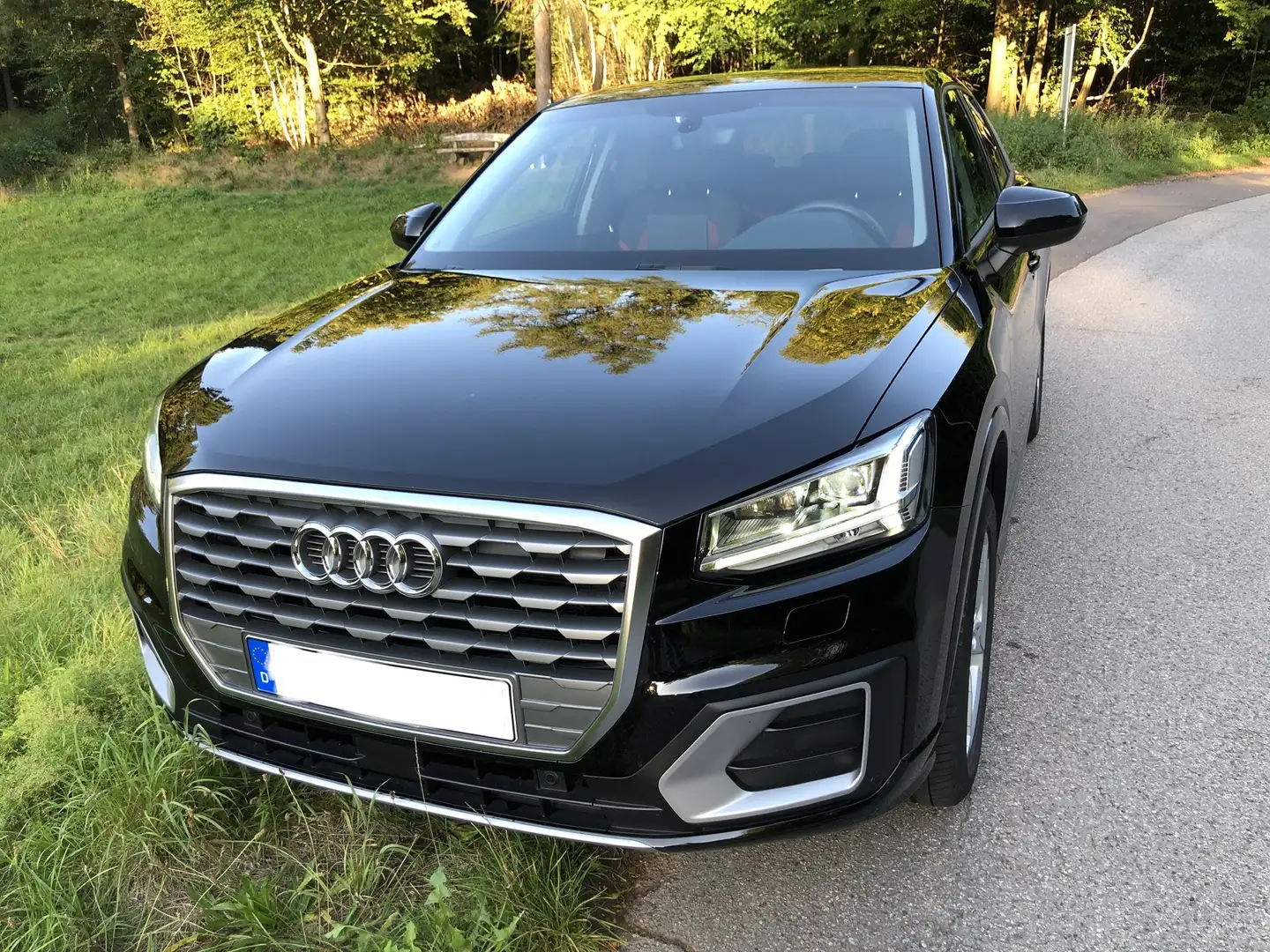 Audi Q2 sport Schwarz - 1