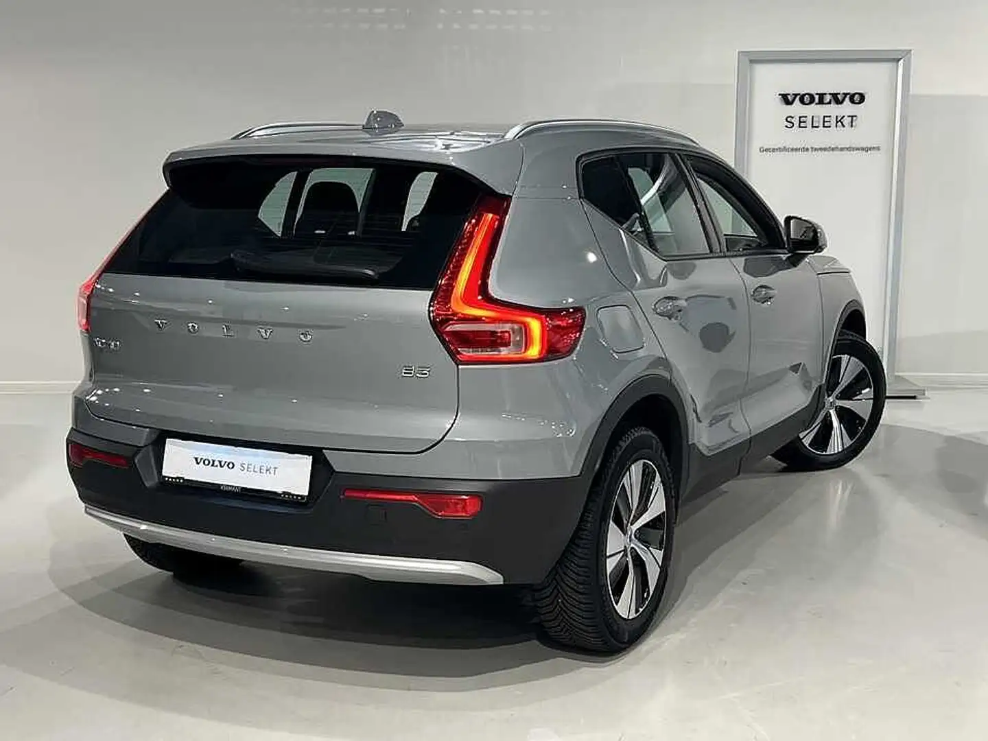 Volvo XC40 B3 Mild Hybride Geartronic Grigio - 2