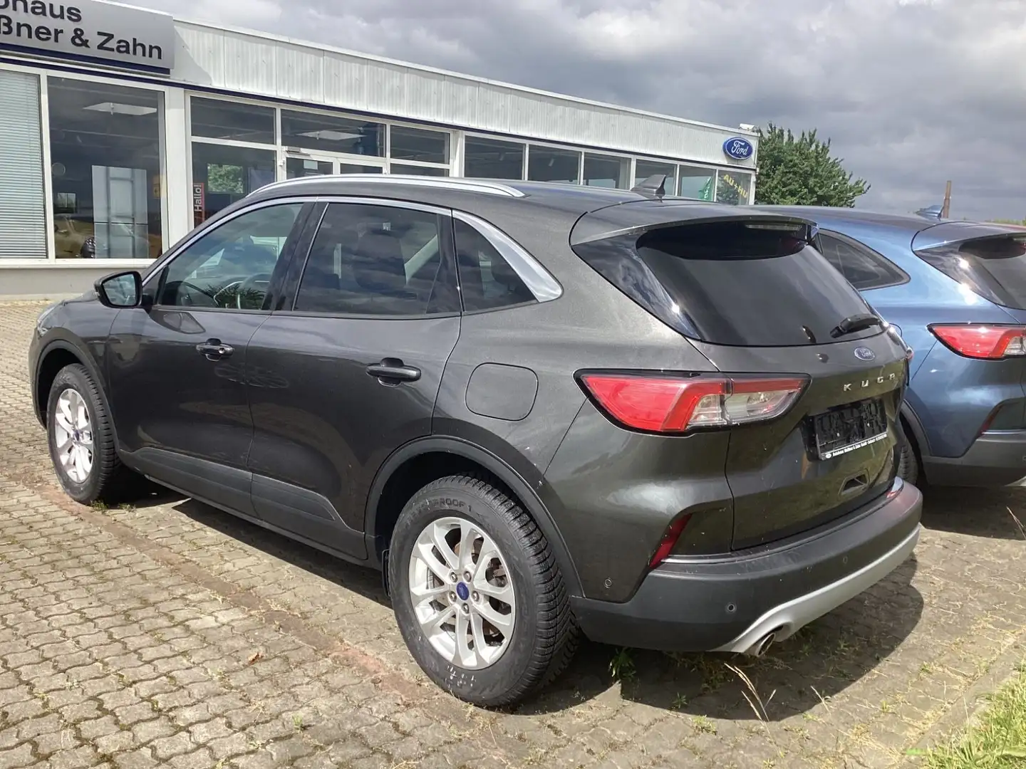 Ford Kuga Titanium, neue GjR, WP, F-AssistP., RFK Gris - 2