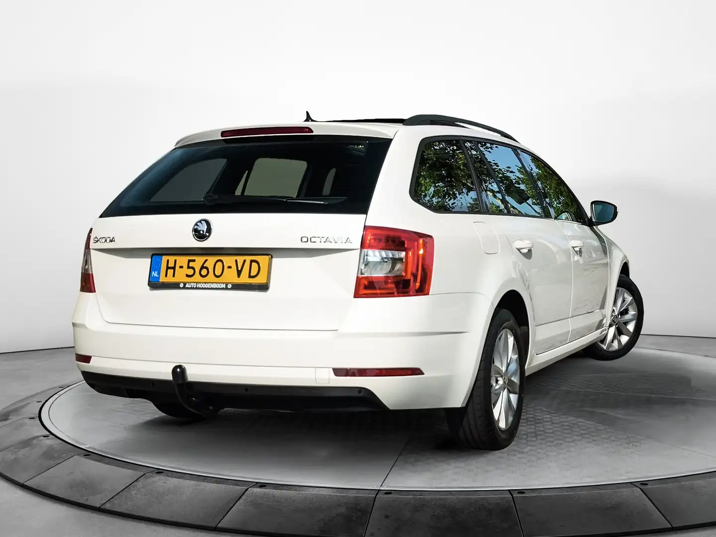 Skoda Octavia Combi 1.5 TSI Greentech Business Edition (150 PK) Fehér - 2