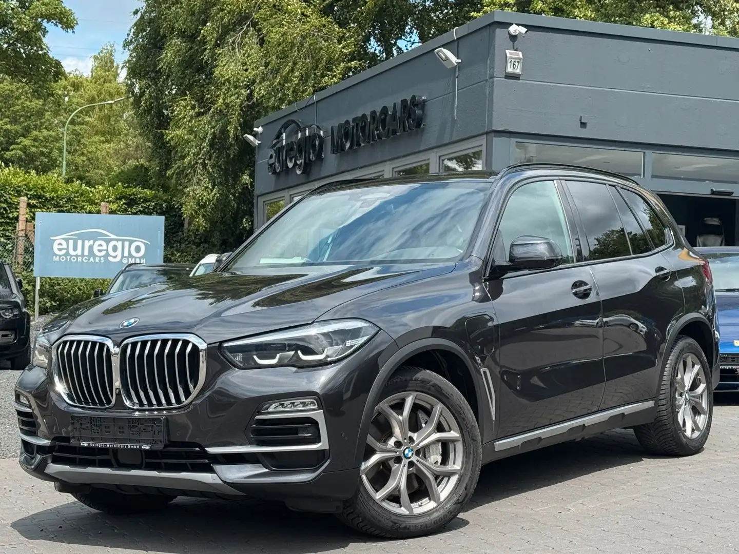 BMW X5 xDrive 45 e xLine LED - Head Up /// Šedá - 1