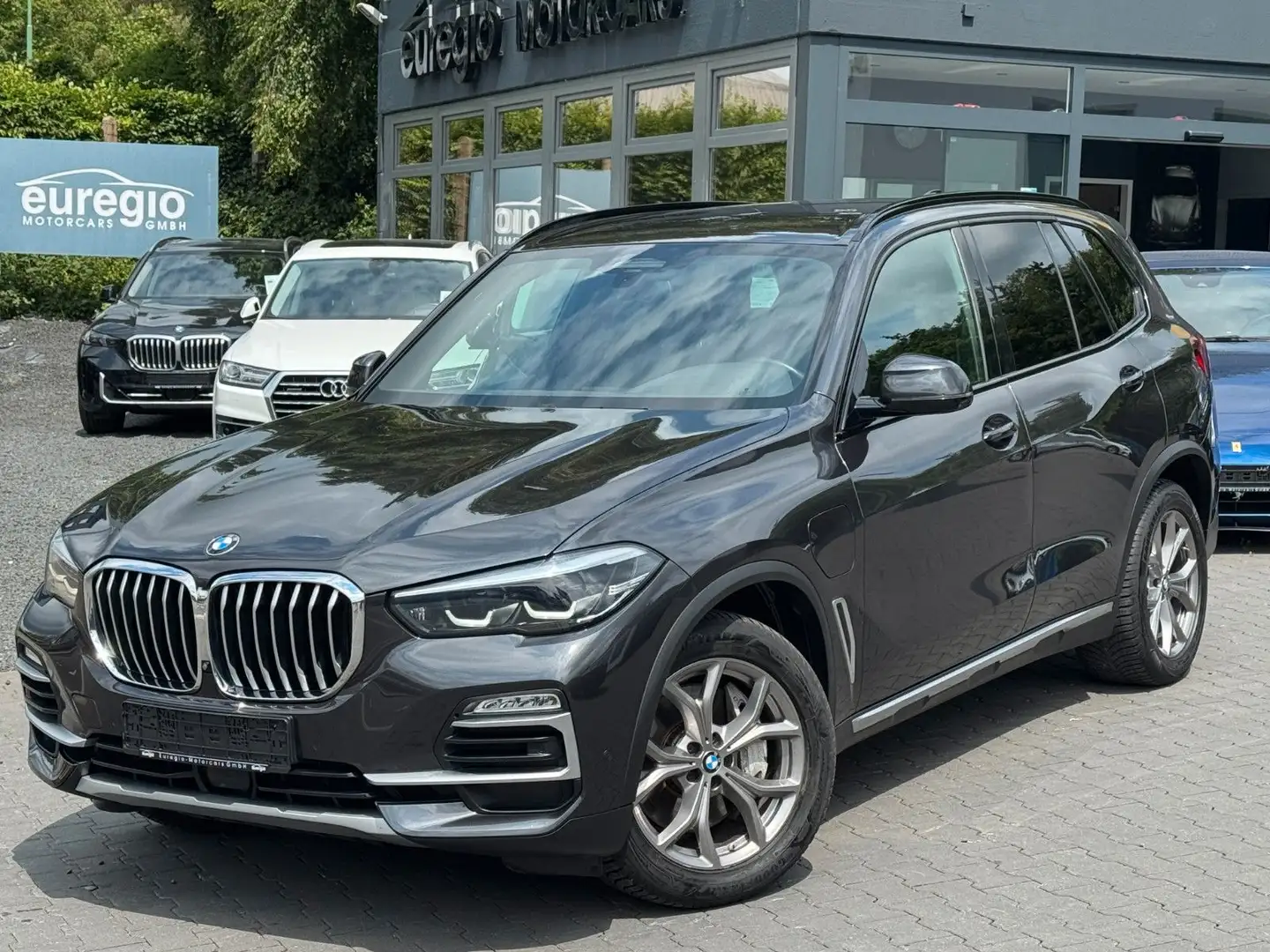BMW X5 xDrive 45 e xLine LED - Head Up /// Šedá - 2