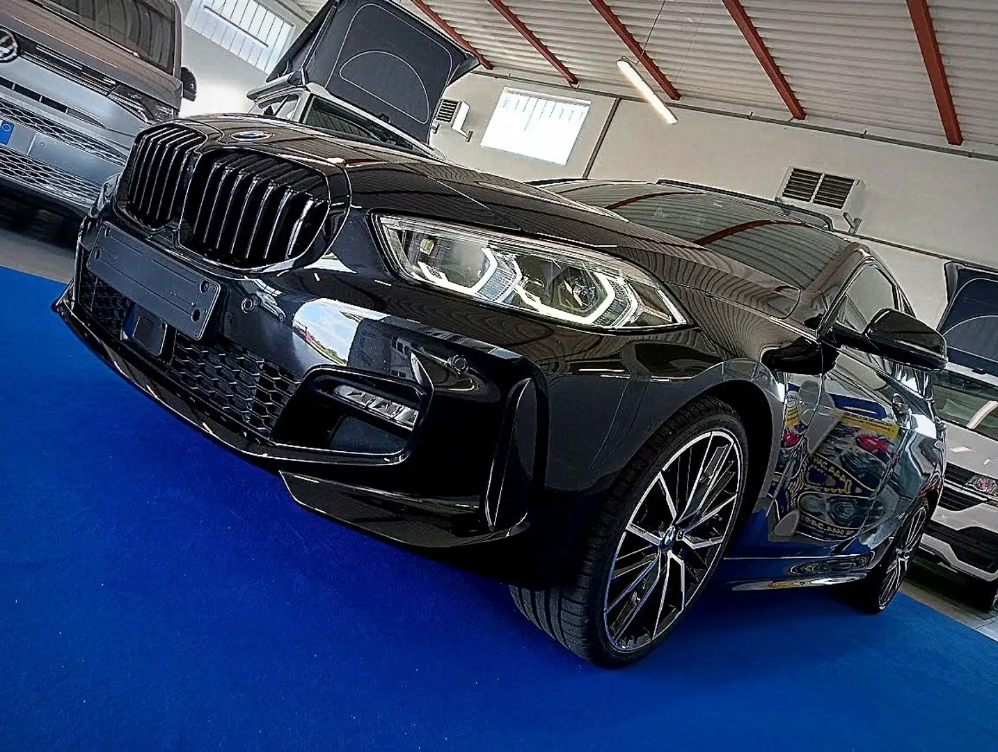 BMW 118 i MSPORT AERODYNAMIC TETTO 19" BLACK H&K HUD Zwart - 2