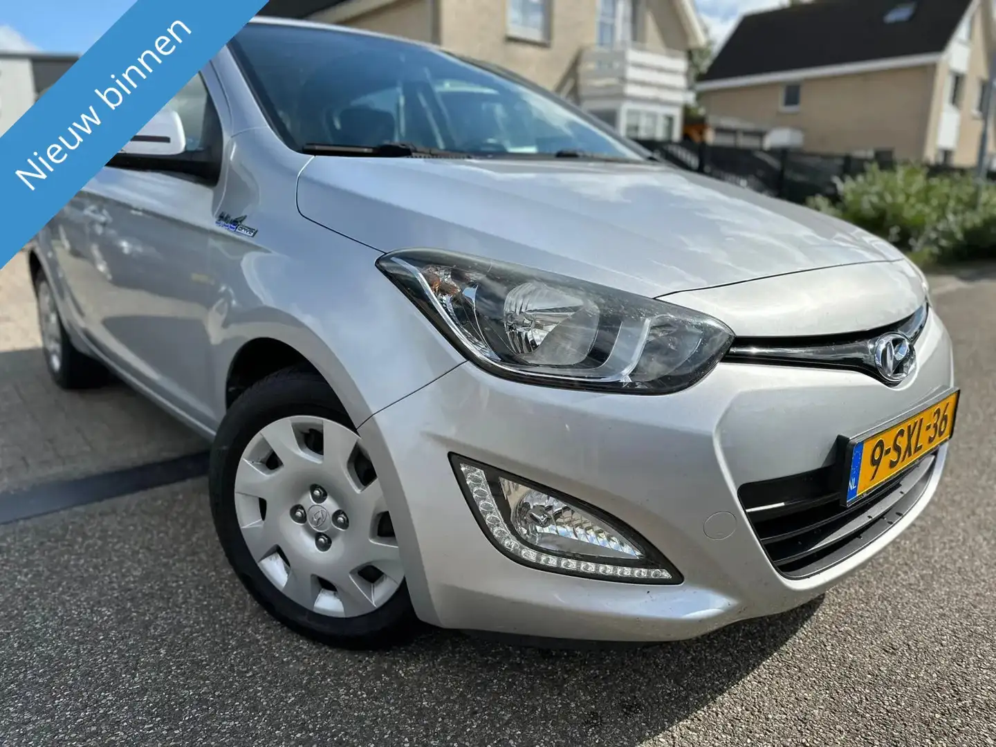 Hyundai i20 1.2i i-Motion Grijs - 1