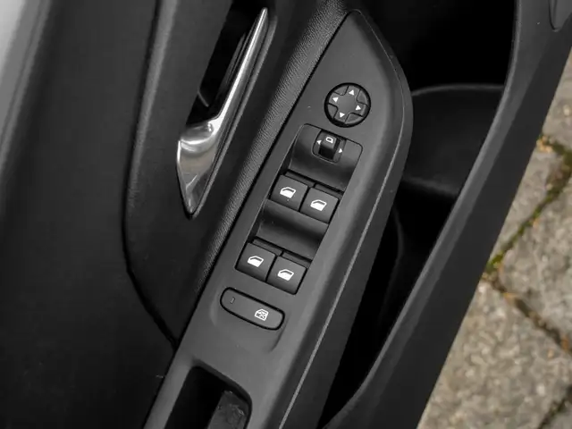 Opel Corsa view 11