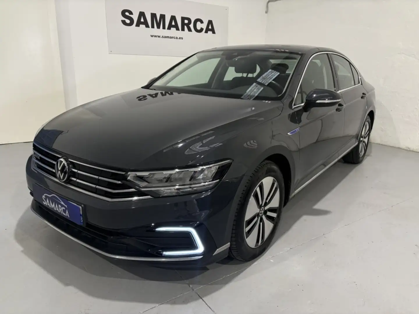 Volkswagen Passat GTE 1.4 TSI e-Power - 1