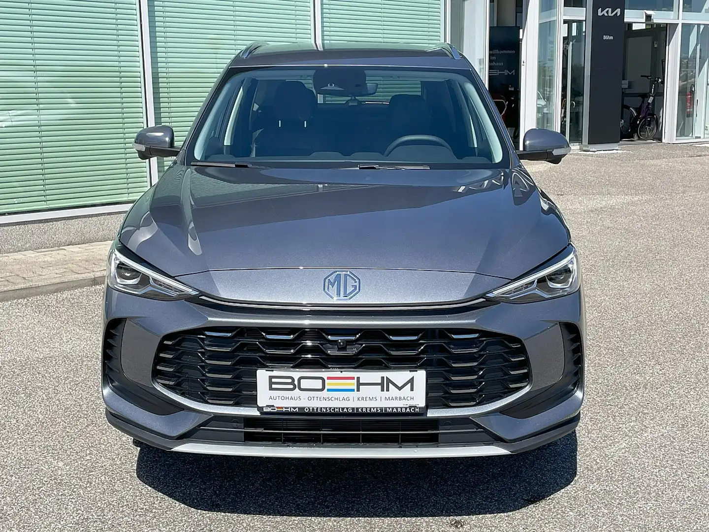 MG ZS 1.5 Hybrid+ Luxury Grau - 2