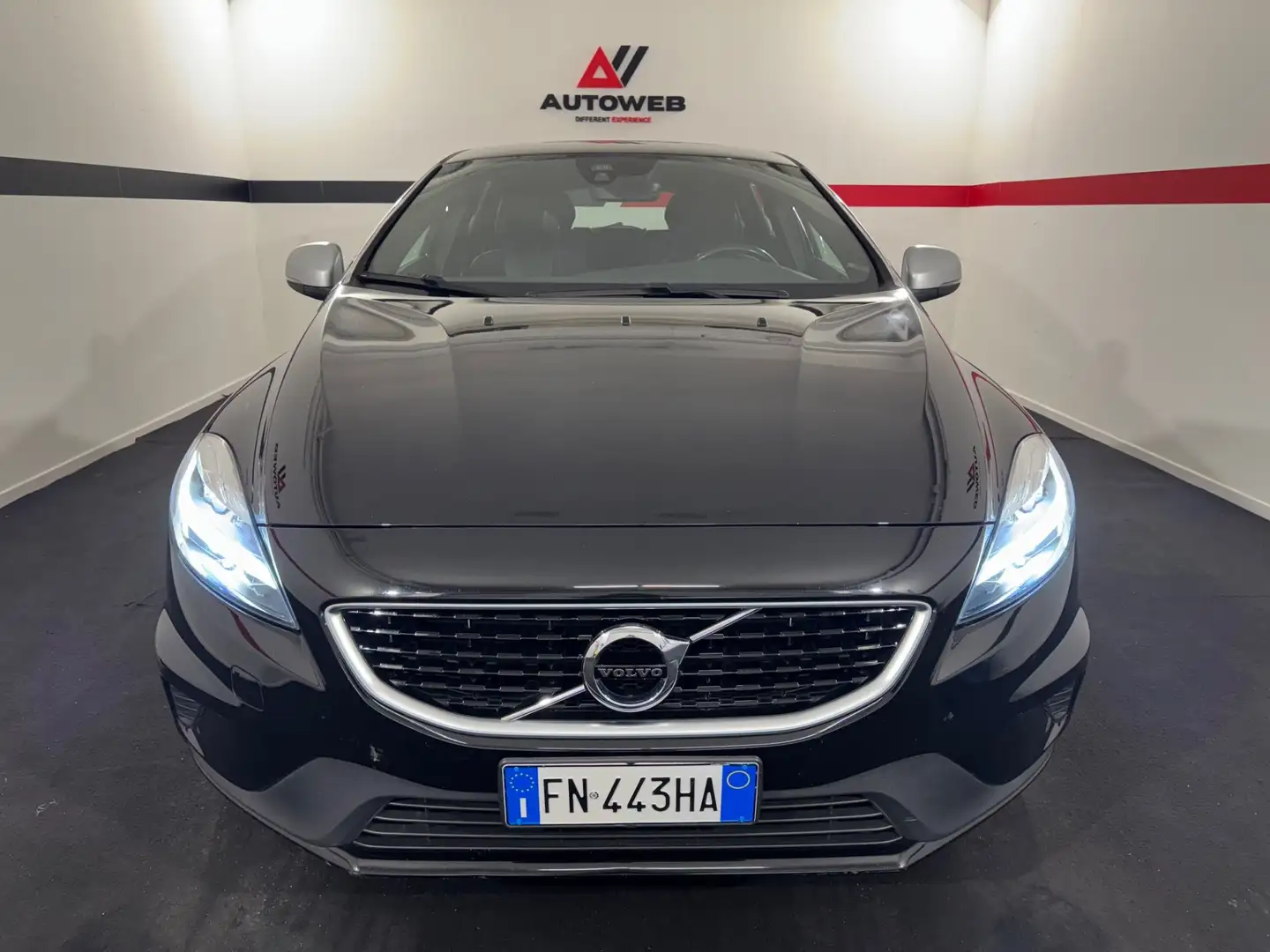 Volvo V40 V40 D2 R-design Nero - 2