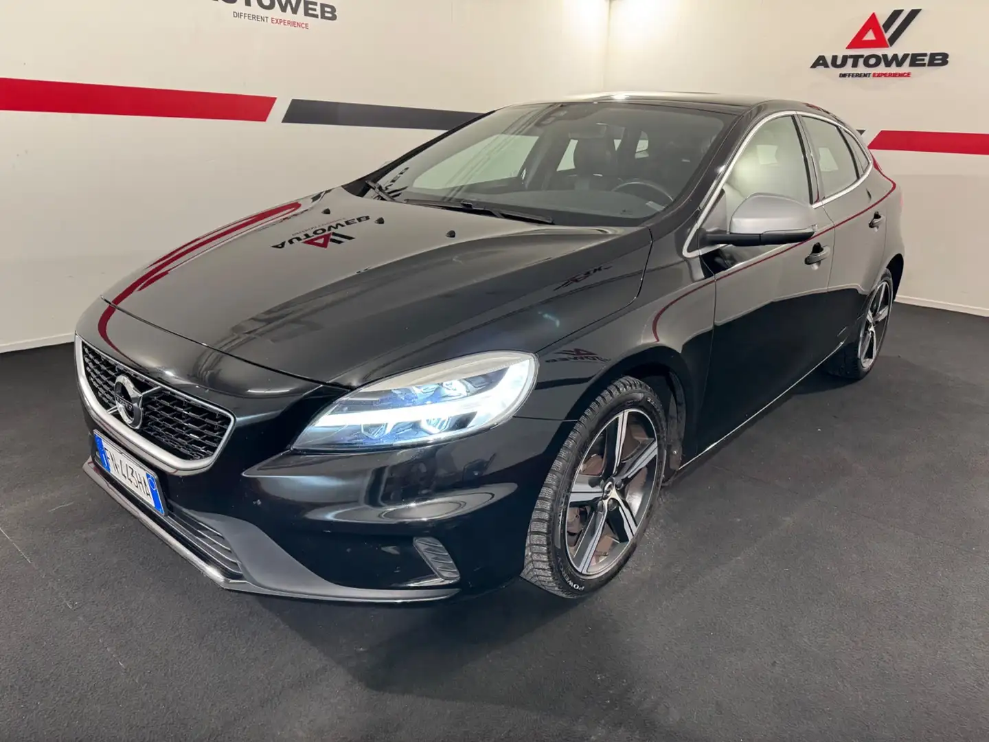 Volvo V40 V40 D2 R-design Nero - 1
