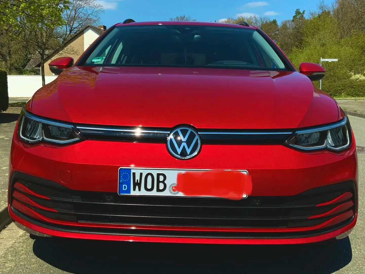 Volkswagen Golf Variant Golf VIII Variant 1.0 eTSI OPF DSG Life Rot - 2