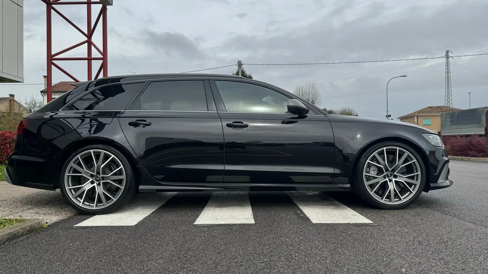 Audi RS6 Avant 4.0 tfsi Performance quattro tiptronic Zwart - 2