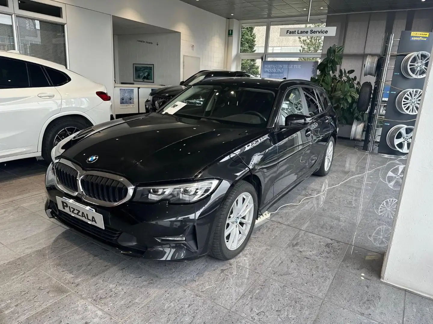BMW 318 d Touring Business Advantage aut. Nero - 1