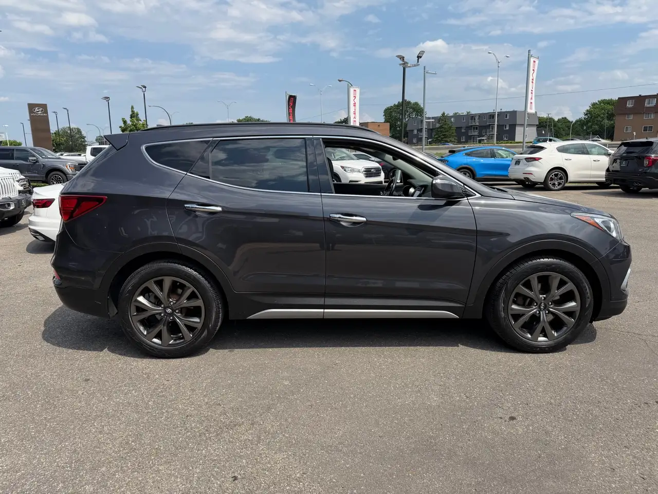 Hyundai SANTA FE photo Hyundai SANTA FE