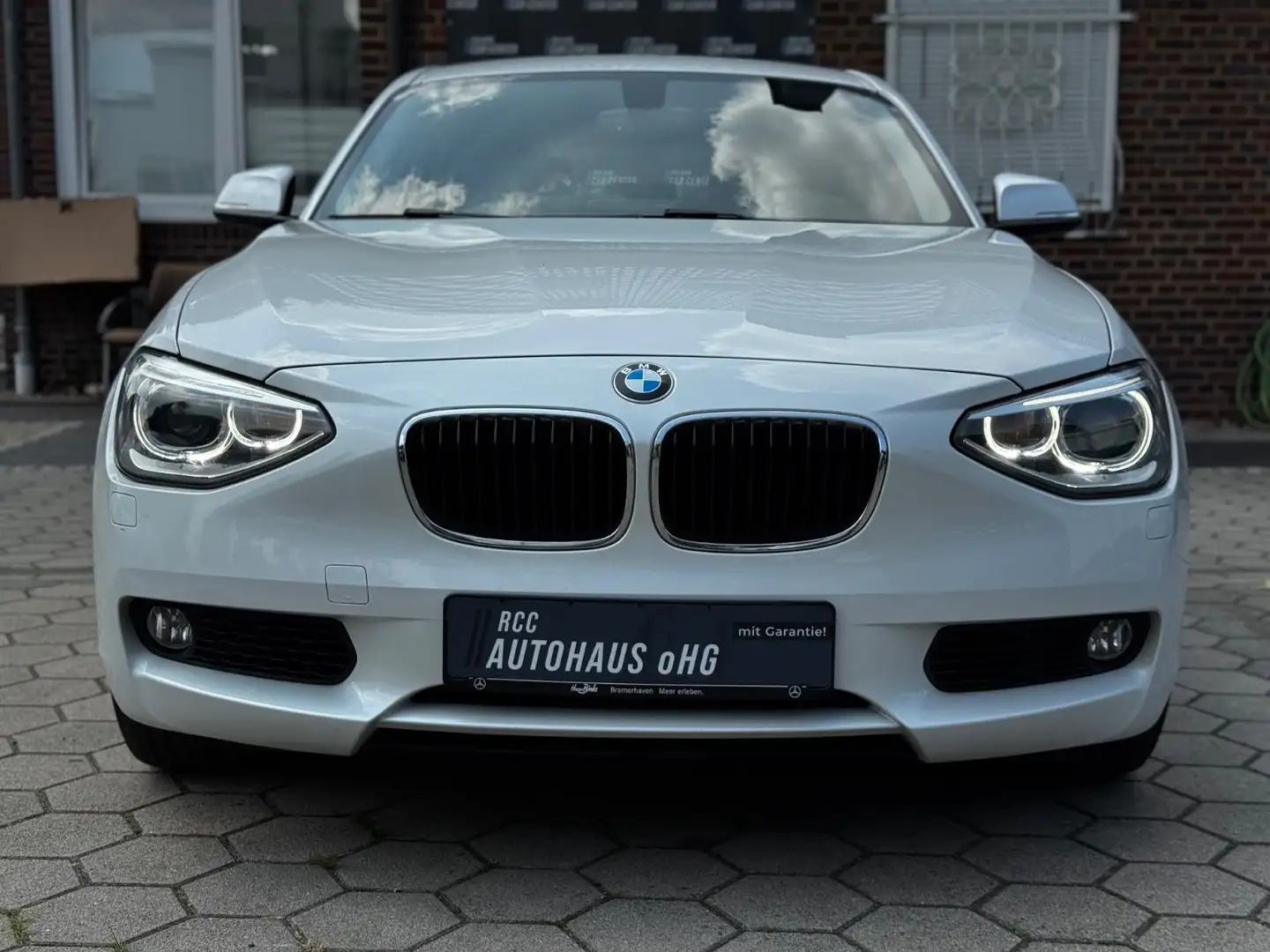 BMW 118 i Lim. 5-trg Automatik PDC Xenon Wit - 2