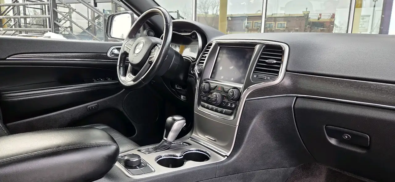 Jeep Grand Cherokee снимка Jeep Grand Cherokee