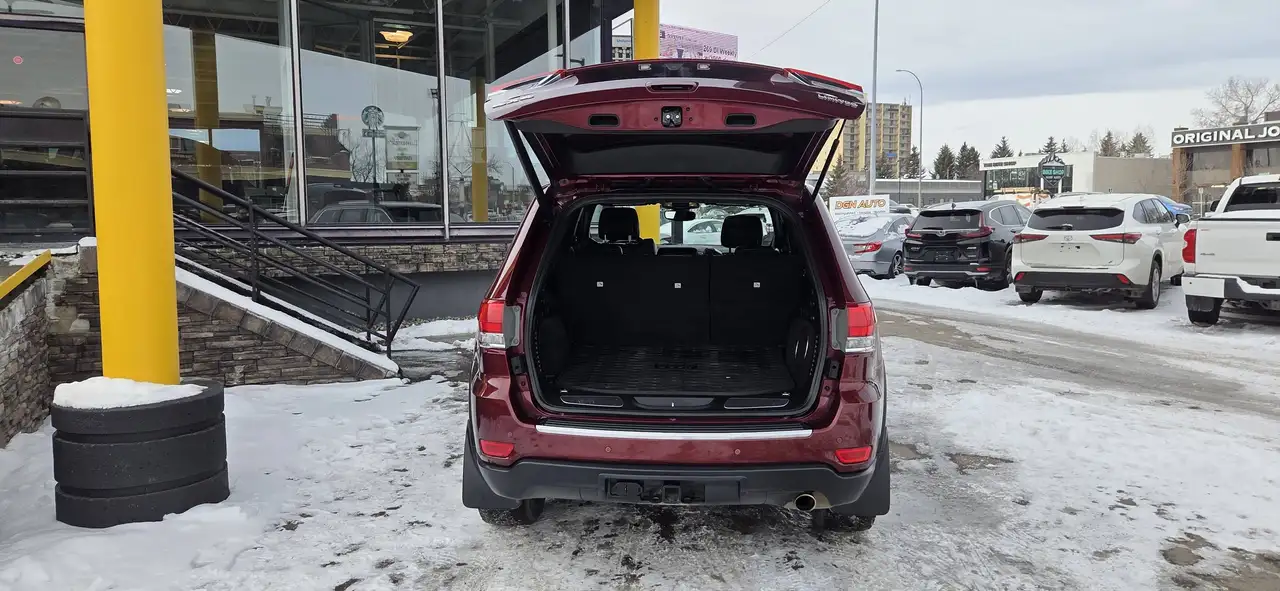 Jeep Grand Cherokee снимка Jeep Grand Cherokee