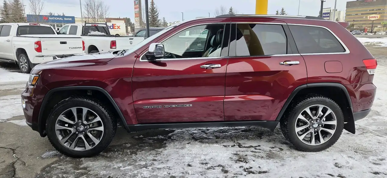 Jeep Grand Cherokee снимка Jeep Grand Cherokee