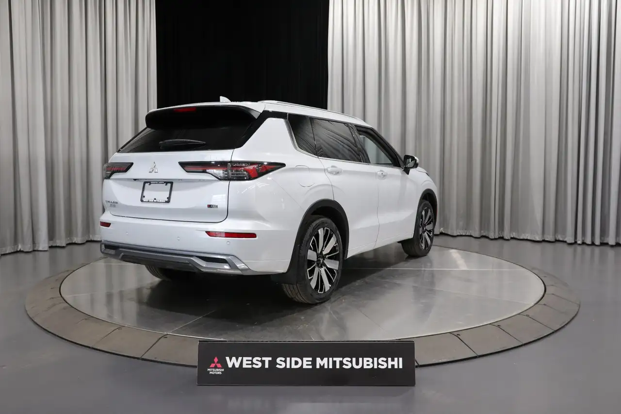 Mitsubishi Outlander снимка Mitsubishi Outlander