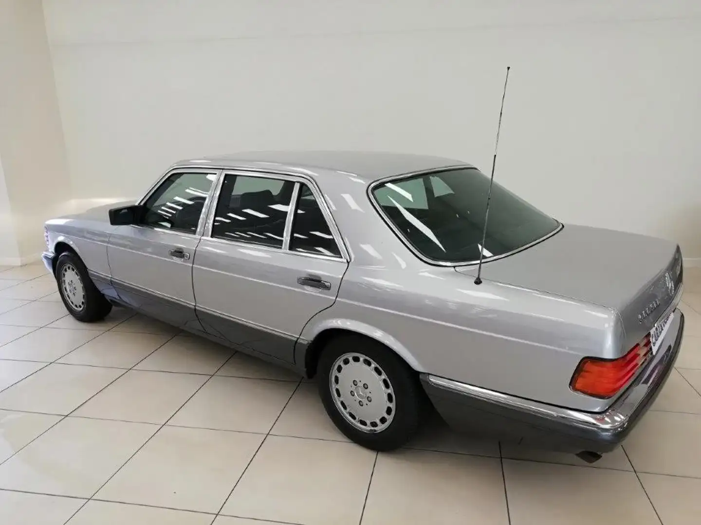 Mercedes-Benz S 500 SEL - 1