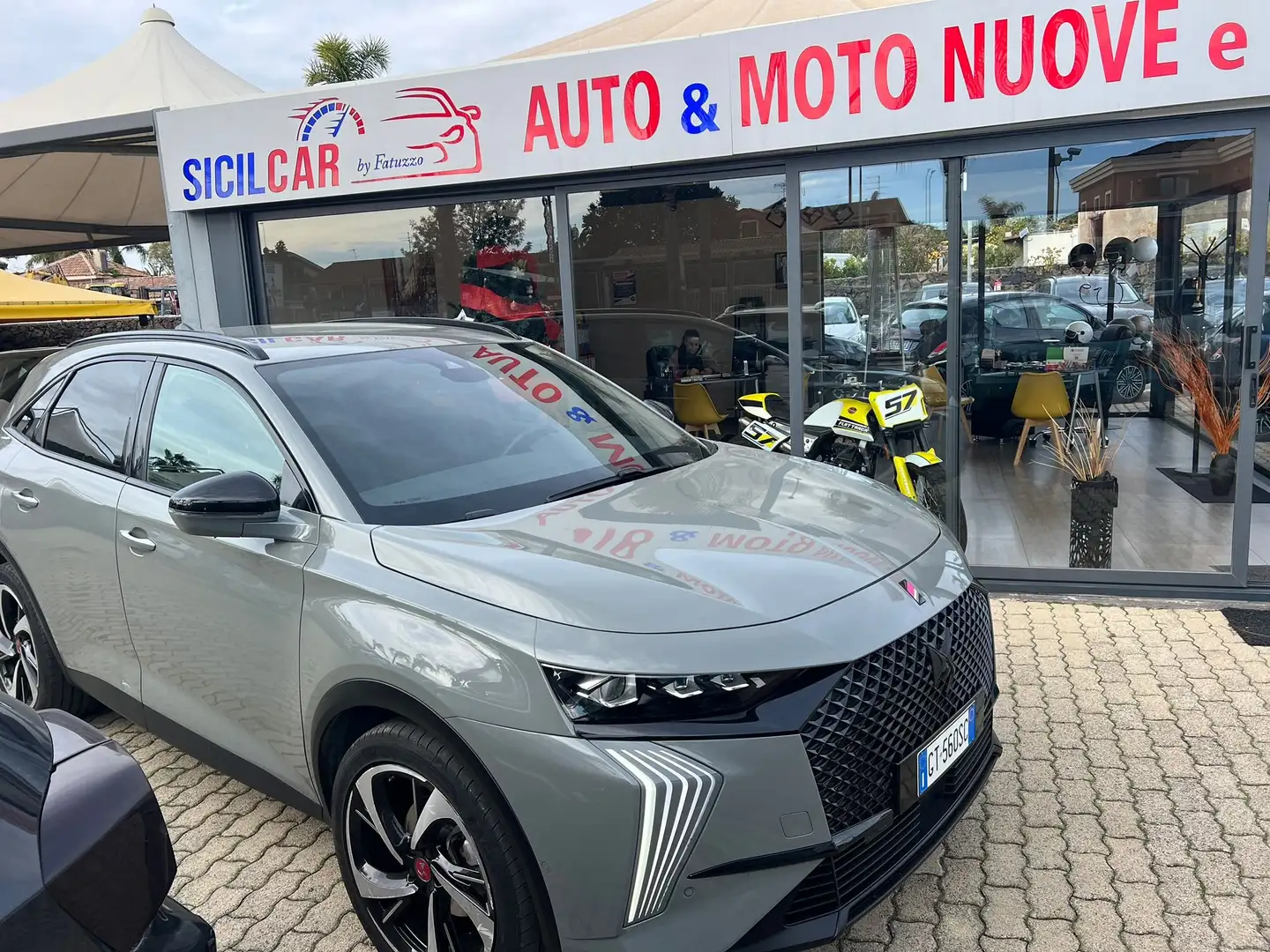 DS Automobiles DS 7 Crossback DS7 1.5 bluehdi Performance Line+ 130cv auto Grijs - 1