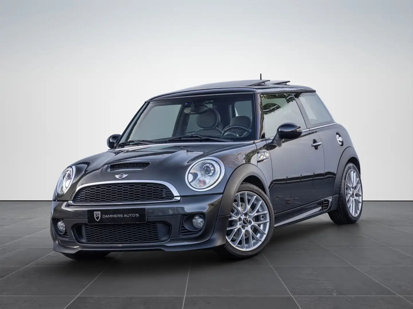 MINI Cooper S Mini 1.6 184pk JCW Pano Xenon 17'' Grijs - 1