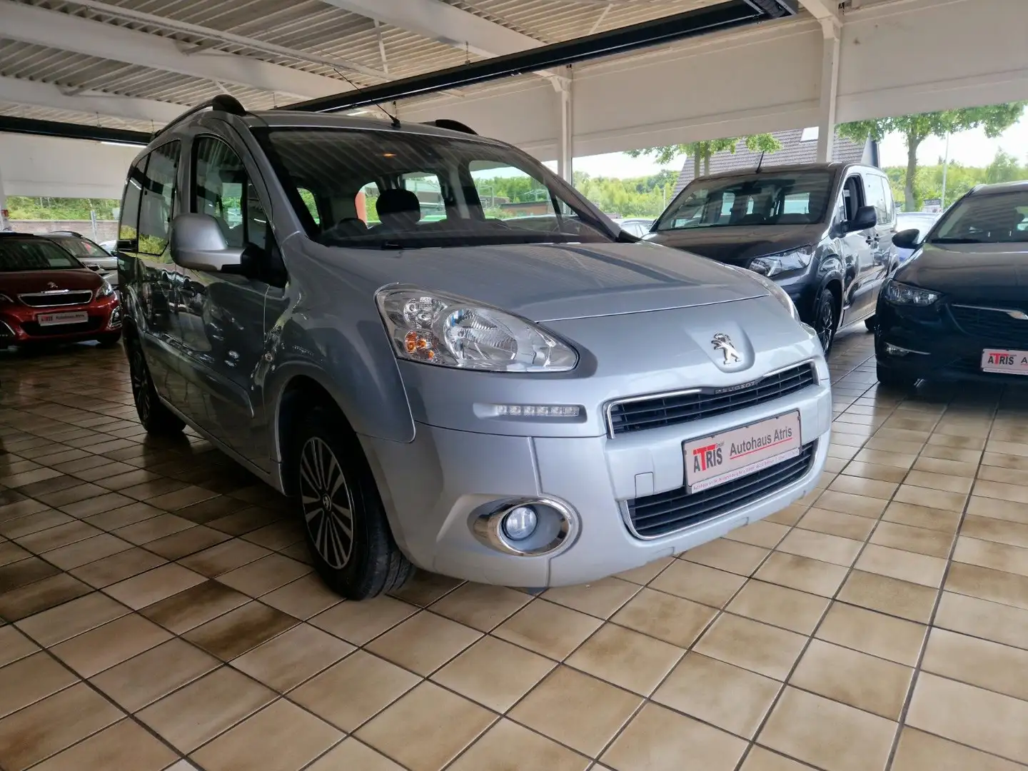 Peugeot Partner Tepee Active Behindertengerecht-Rampe Silber - 1