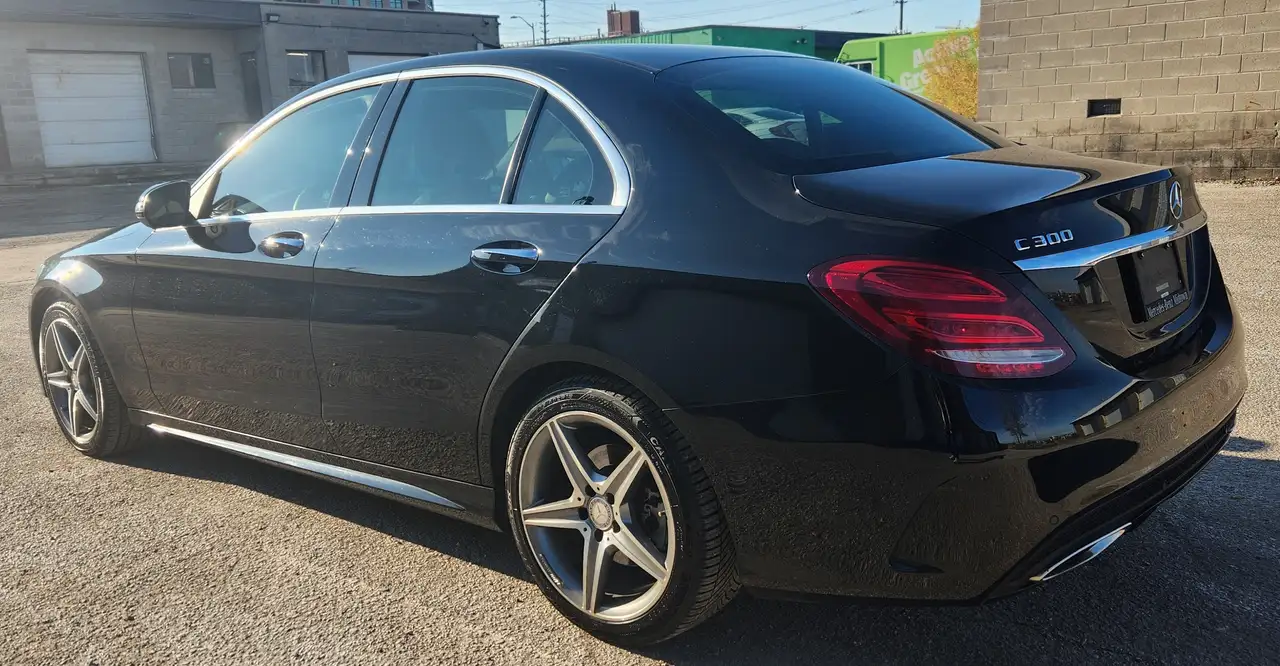 Mercedes-Benz C-Class снимка Mercedes-Benz C-Class