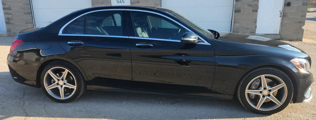 Mercedes-Benz C-Class снимка Mercedes-Benz C-Class