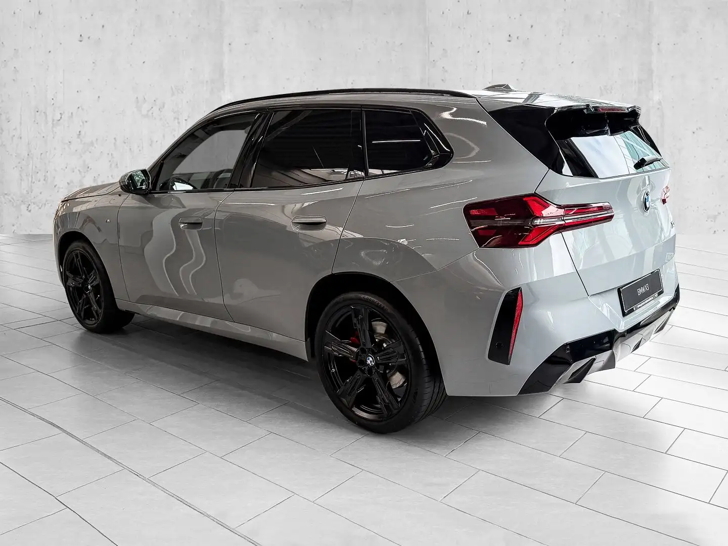 BMW X3 20 xDrive M Sport PANO ACC AHK RFK NAVI LED Gris - 2