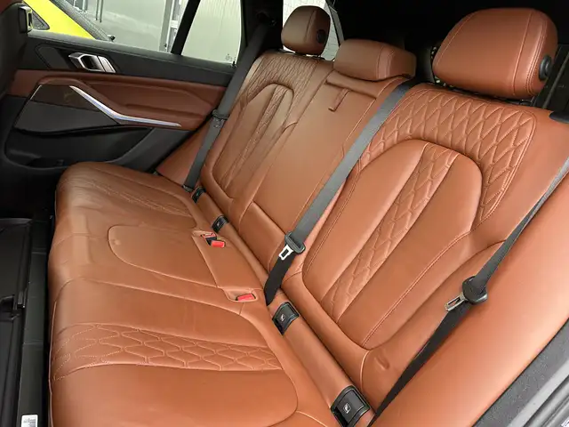 BMW X5 view 11