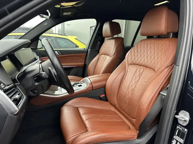 BMW X5 view 10