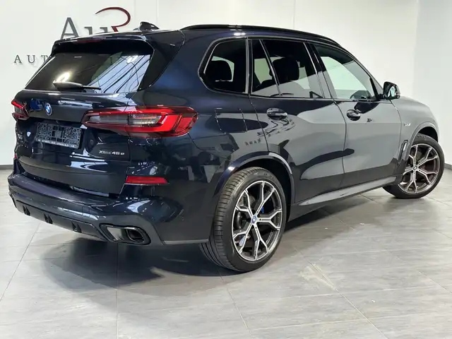 BMW X5 view 4