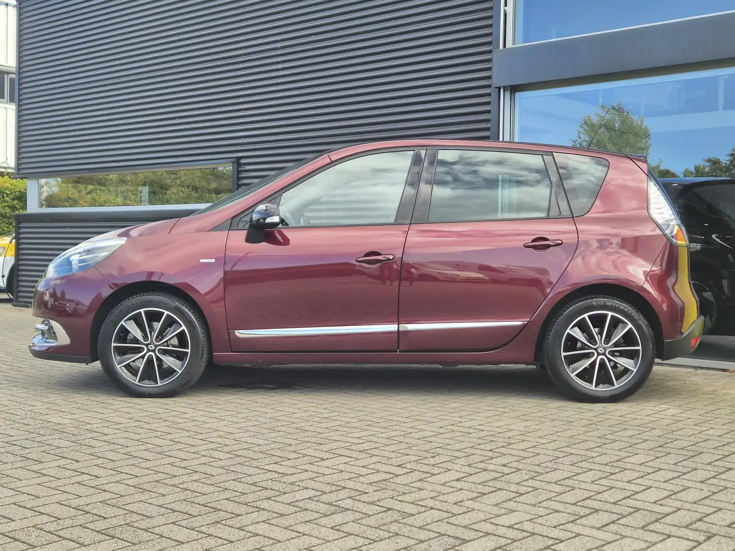 Renault Scenic TCe 130 Bose Navigatie, Trekhaak, Climate Control, Rouge - 2