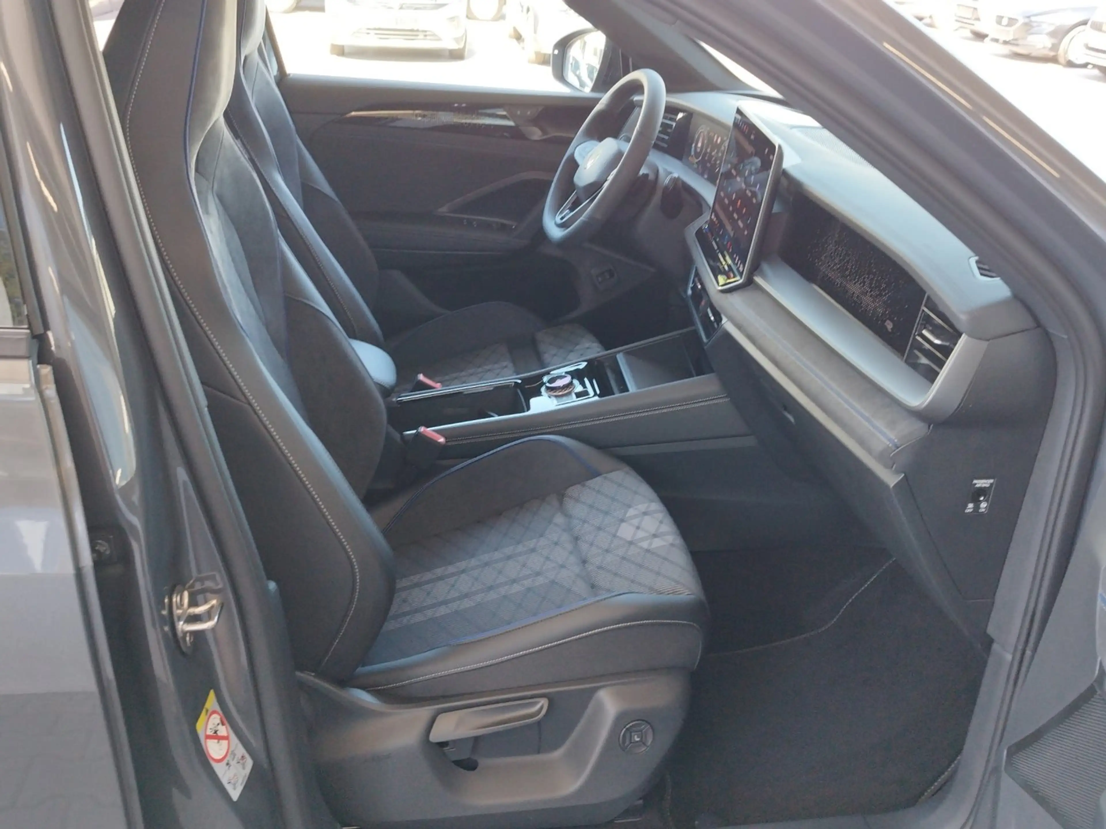 Volkswagen Tayron Sport eTSI DSG — photo 8