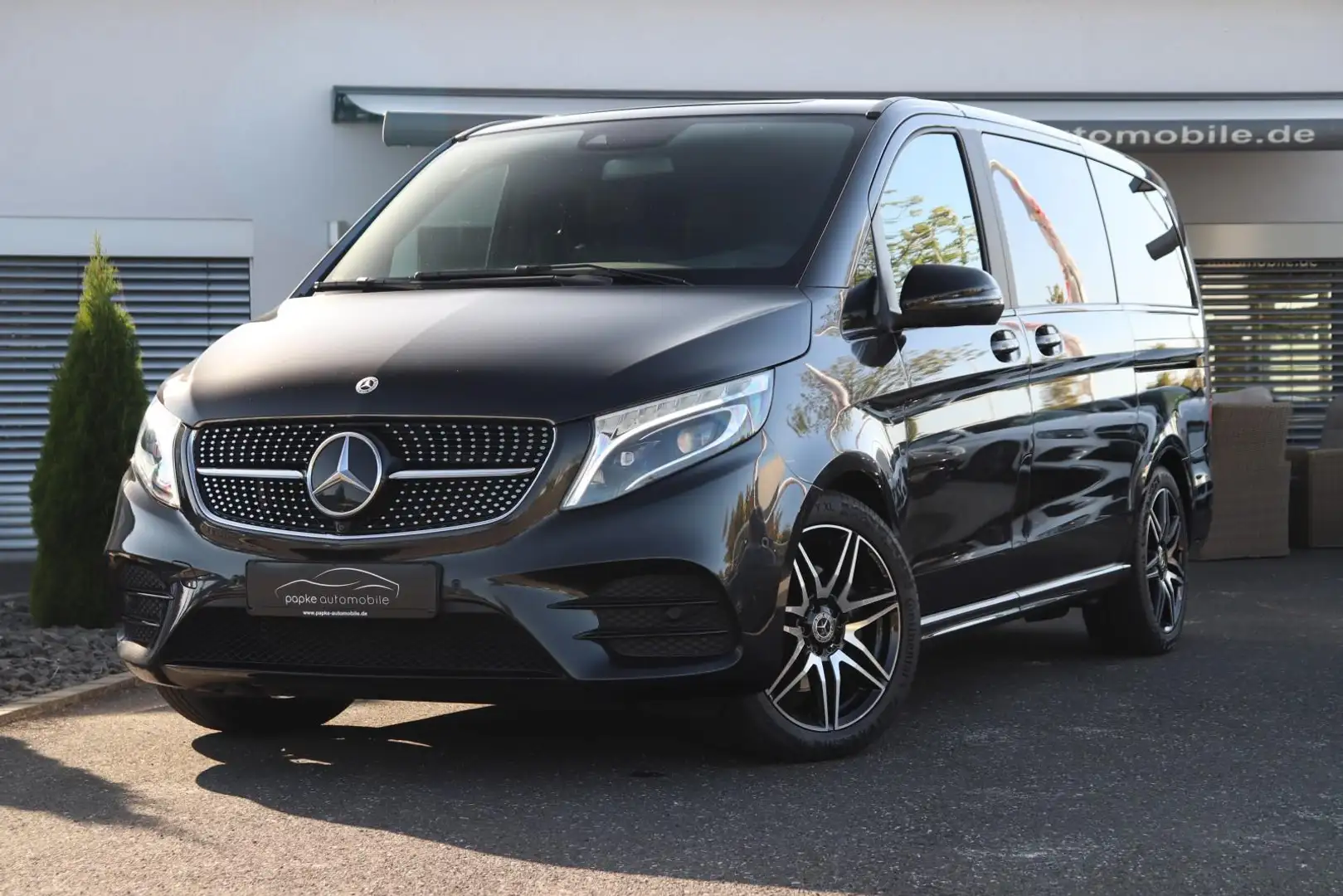 Mercedes-Benz V 300 d AMG-Line +ASSISTENT+AHK+NIGHT+2xSCHIEBETÜR+ Grau - 2