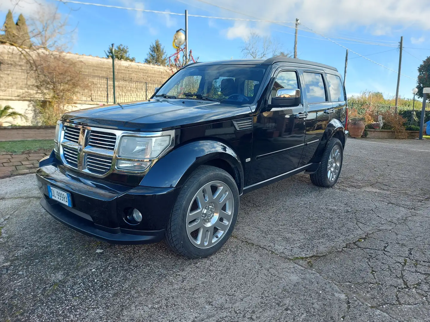 Dodge Nitro sxt - 1
