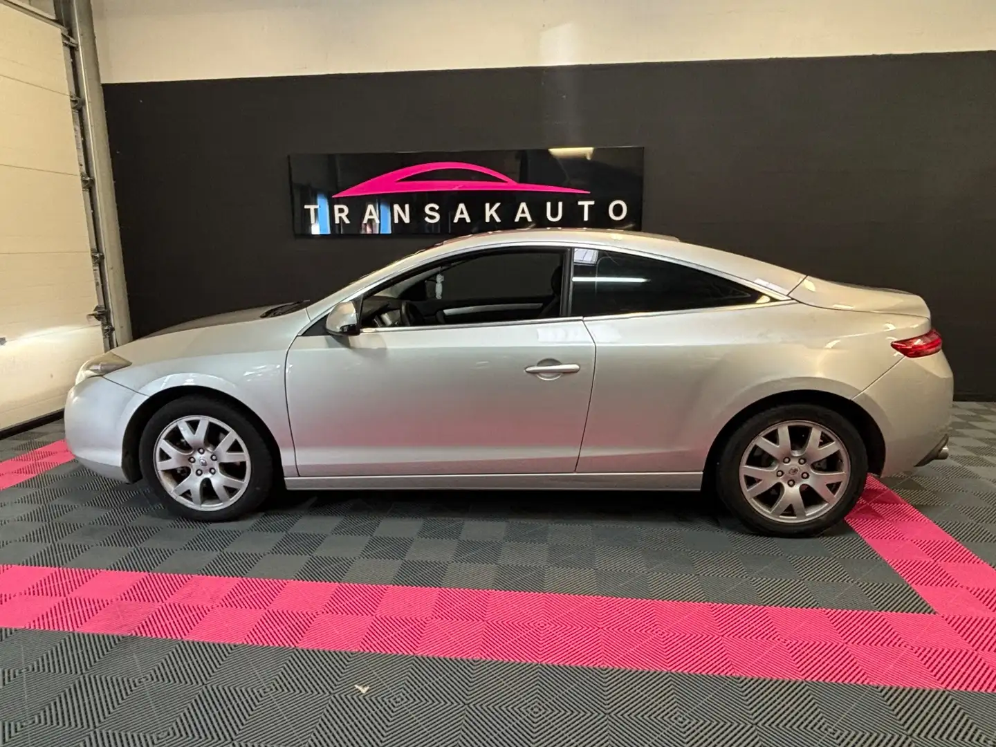 Renault Laguna Laguna Coupé 2.0 dCi 150 Black Edition Gris - 2