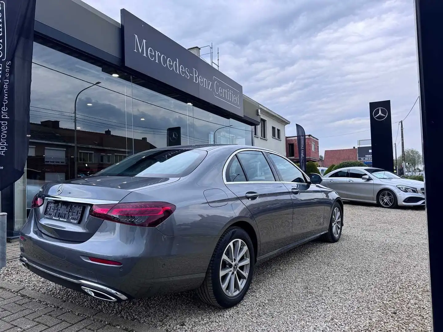 Mercedes-Benz E 200 d Avantgarde Gris - 2