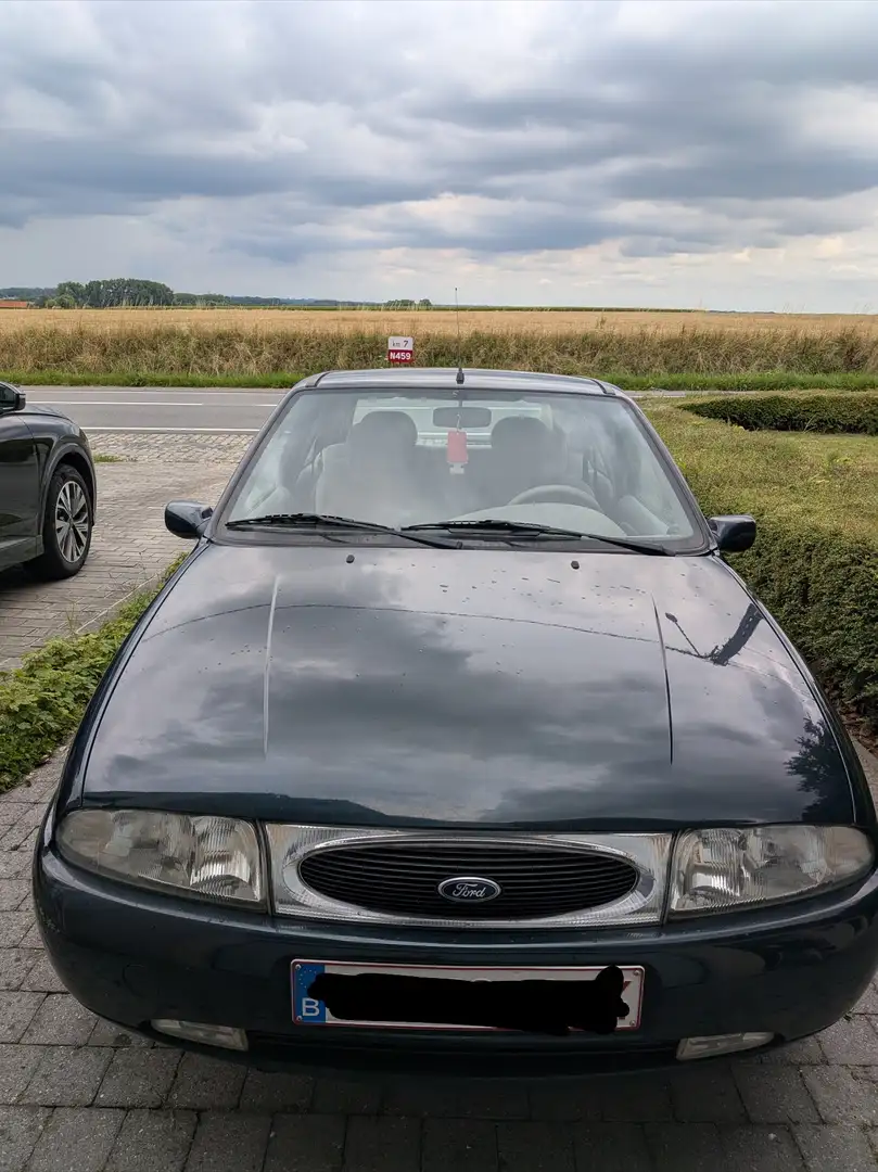 Ford Fiesta Flair - 1