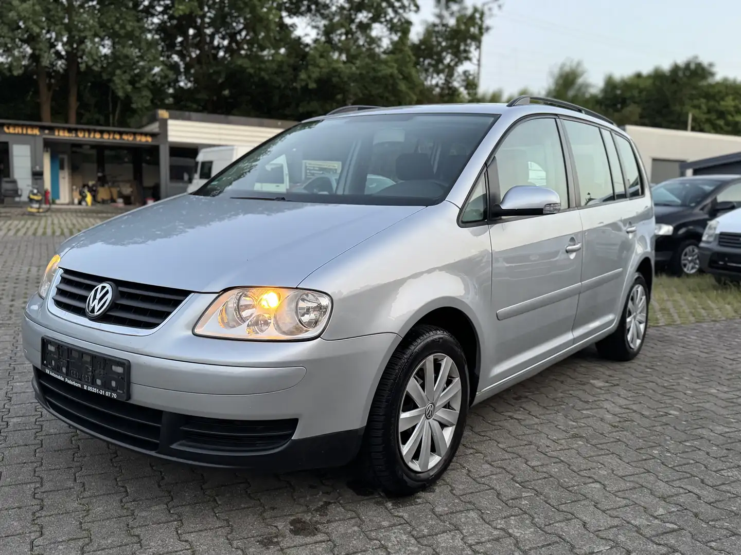 Volkswagen Touran Trendline Gris - 1