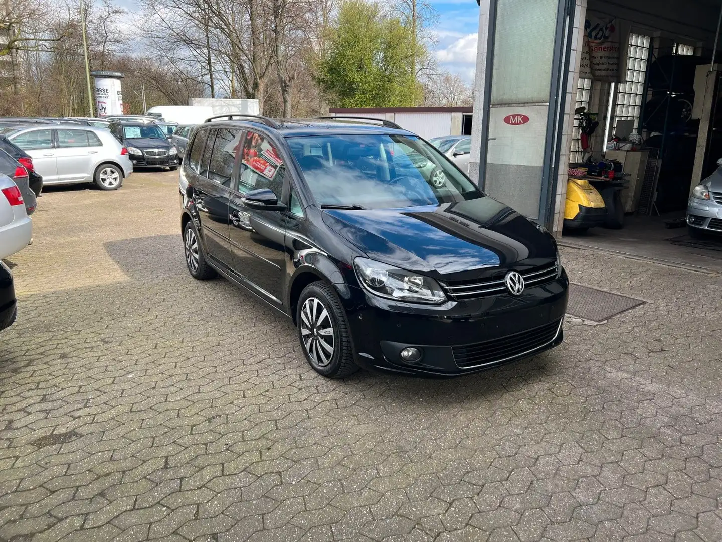 Volkswagen Touran 1.6 TDI Comfortline BMT Navigation-Klima Schwarz - 1