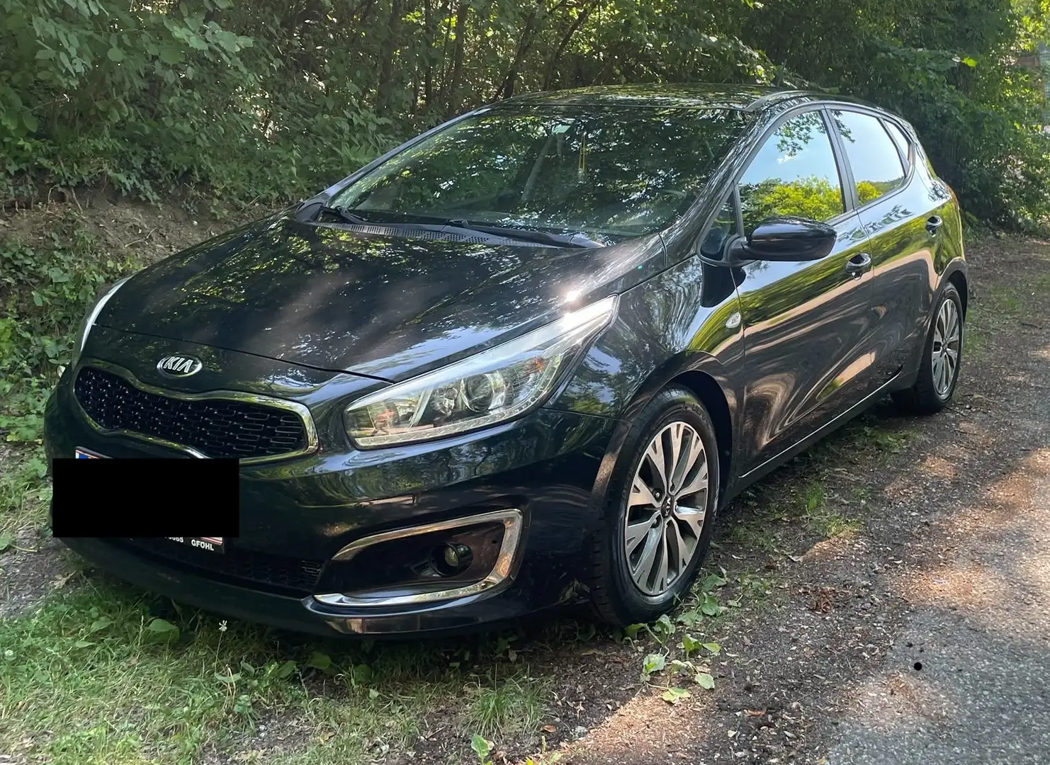 Kia Ceed / cee'd 1,4 CRDi Silber Schwarz - 2
