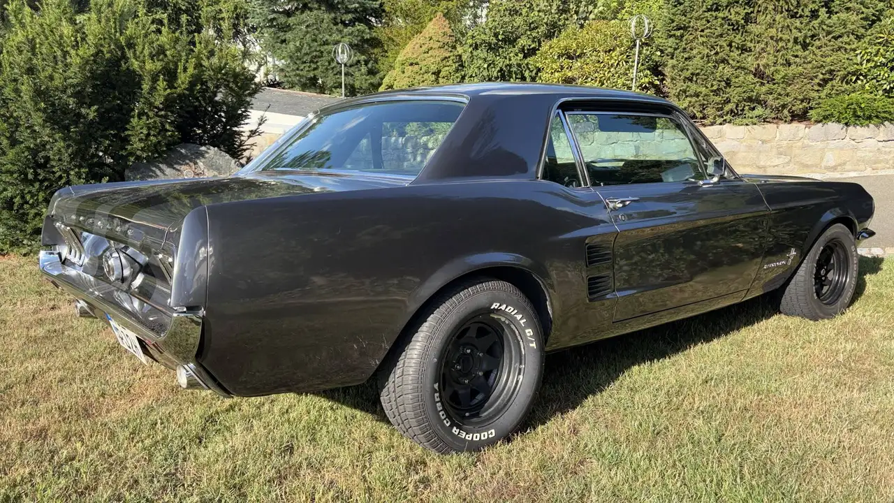 Ford Mustang Oldtimer, foto 1