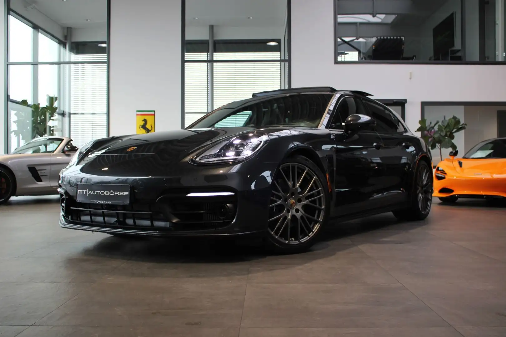 Porsche Panamera Sport Turismo 4 Platinum Edition Gris - 2