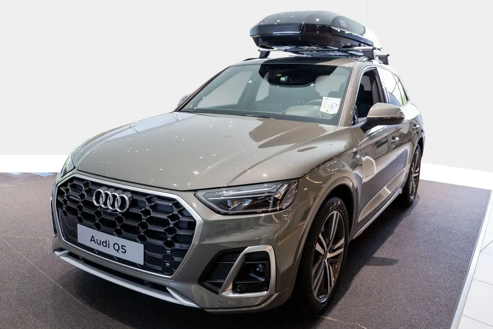 Audi Q5 S line 45 TFSI quattro S tronic Grau - 2